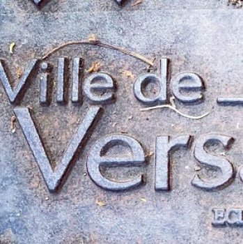 Ironwork sign saying 'ville de versailes' Ironwork sign saying 'ville de versailes'